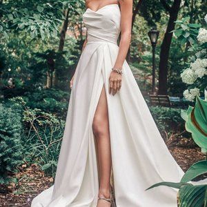 Madison James Size 8 Ivory Wedding Dress